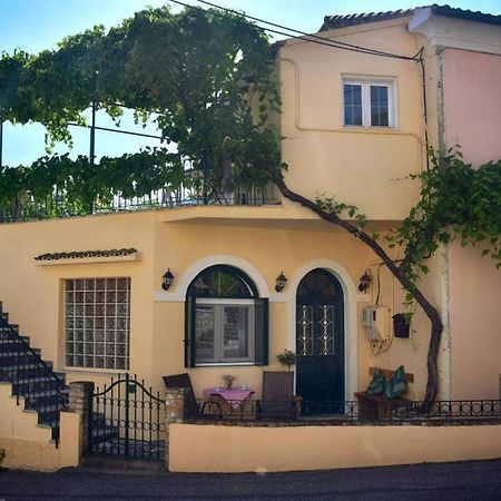 Nafsikas Apartment - Ipsos Beach エクステリア 写真