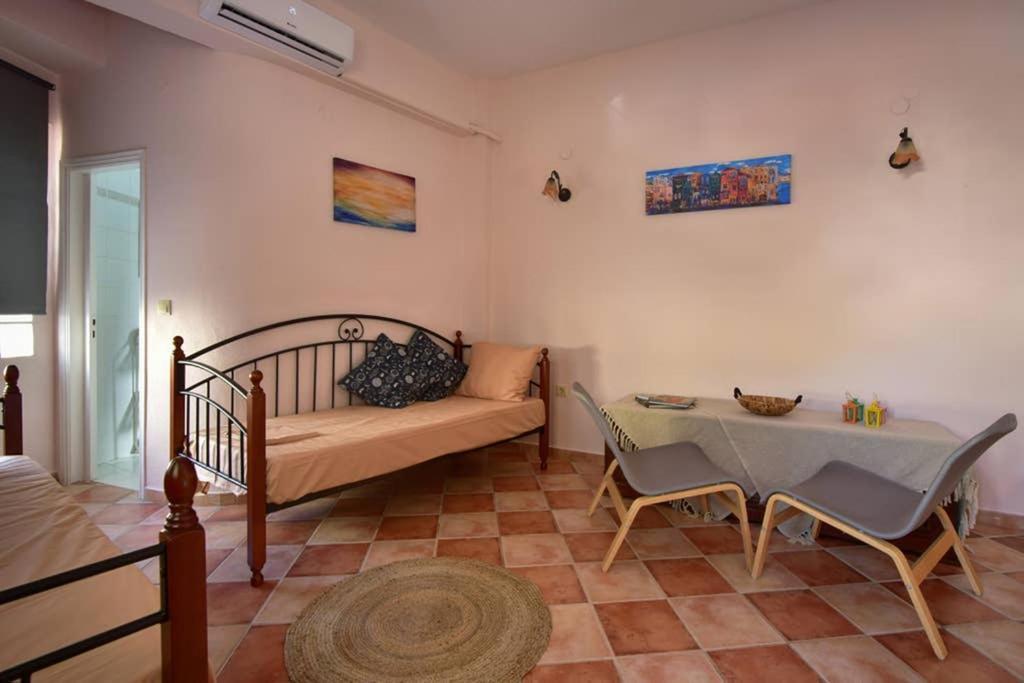 Nafsikas Apartment - Ipsos Beach エクステリア 写真