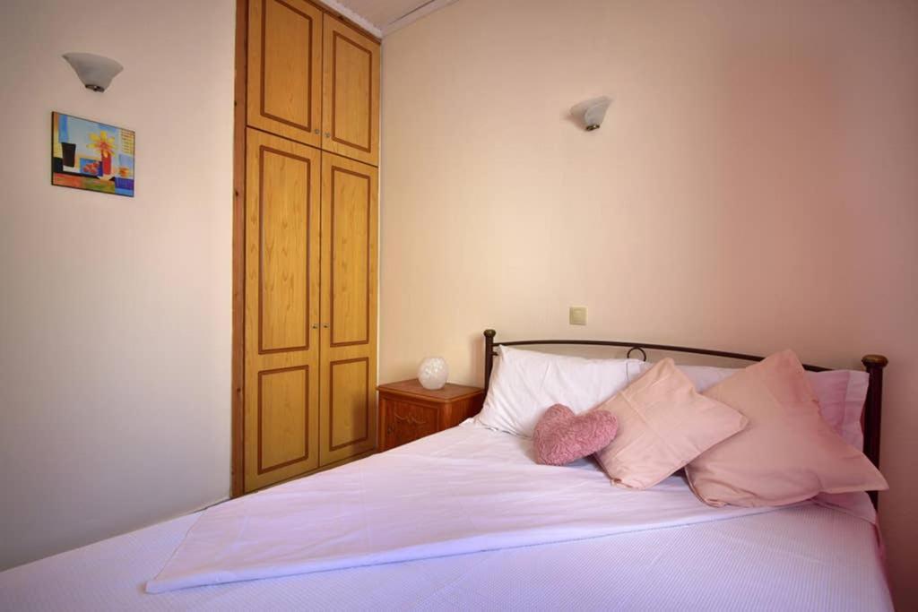 Nafsikas Apartment - Ipsos Beach エクステリア 写真