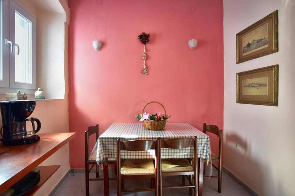 Nafsikas Apartment - Ipsos Beach エクステリア 写真