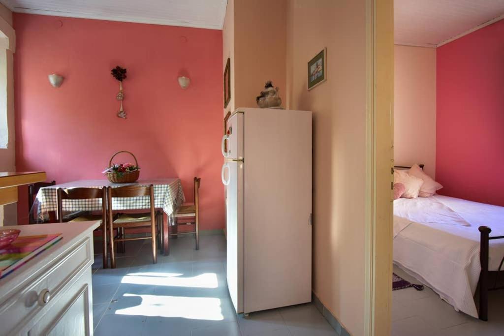 Nafsikas Apartment - Ipsos Beach エクステリア 写真